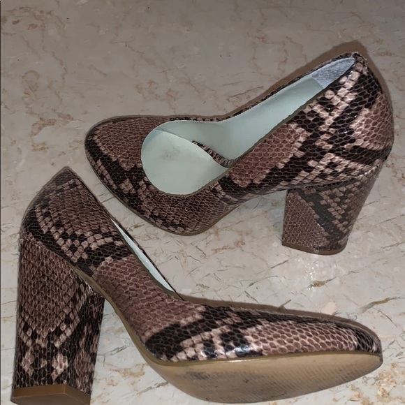 Nine West Limoscene Snakeskin block heel size 7.5 - Picture 1 of 8